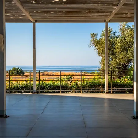 Beautiful And Bright 2-bedroom *