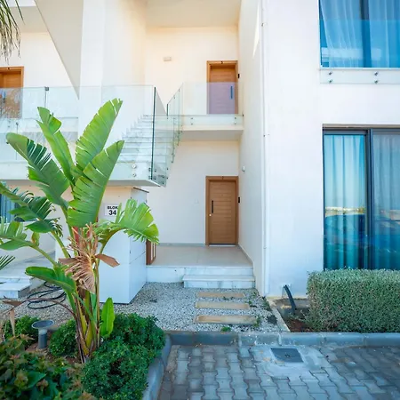 Beautiful And Bright 2-bedroom